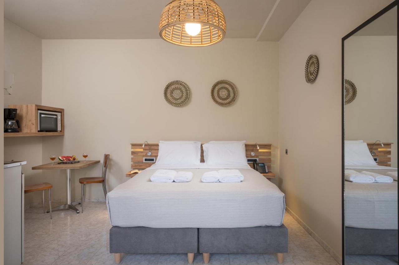 Sun Ray Studios Agia Marina Екстериор снимка