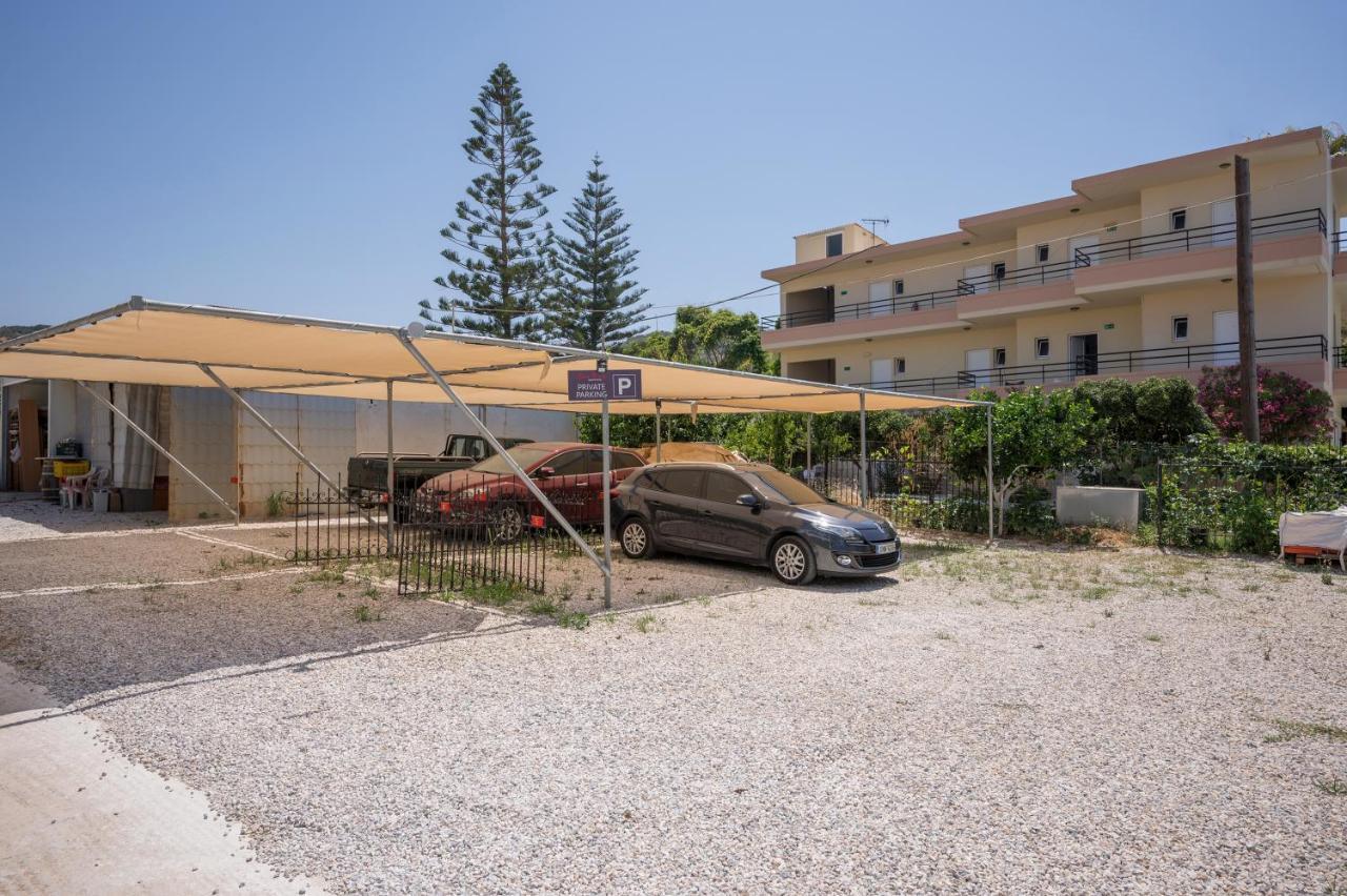Sun Ray Studios Agia Marina Екстериор снимка