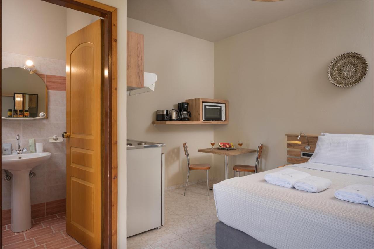 Sun Ray Studios Agia Marina Екстериор снимка